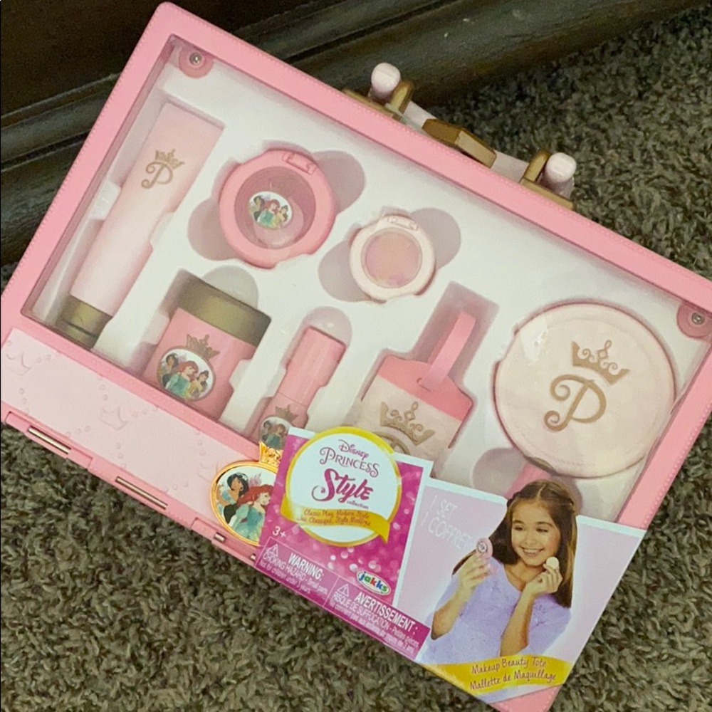 NWT Disney Princess Style Makeup Beauty Tote